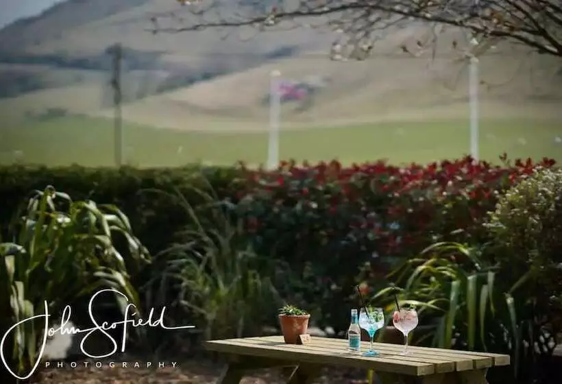 فندق Tottington Manor