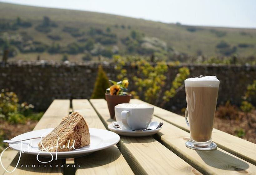 فندق Tottington Manor