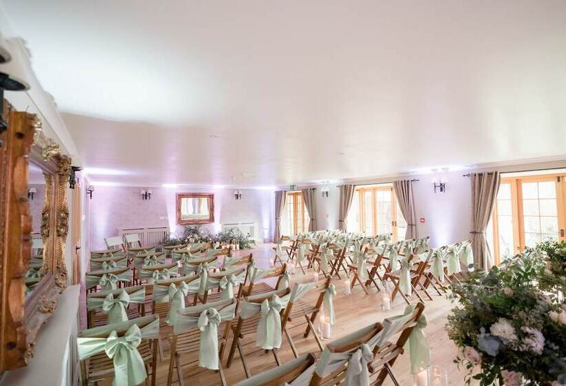 فندق Tottington Manor