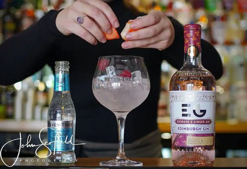 فندق Tottington Manor