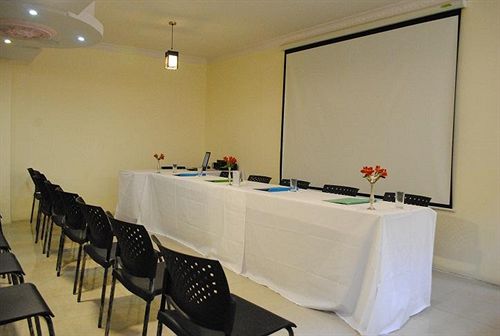 בית מלון כפרי Tulips Resorts   Elkhill