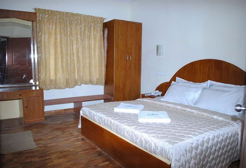 בית מלון כפרי Tulips Resorts   Elkhill