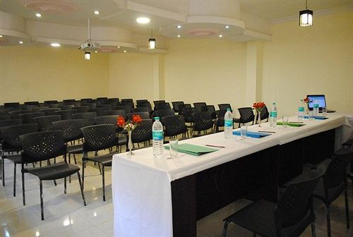 בית מלון כפרי Tulips Resorts   Elkhill