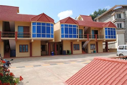 בית מלון כפרי Tulips Resorts   Elkhill