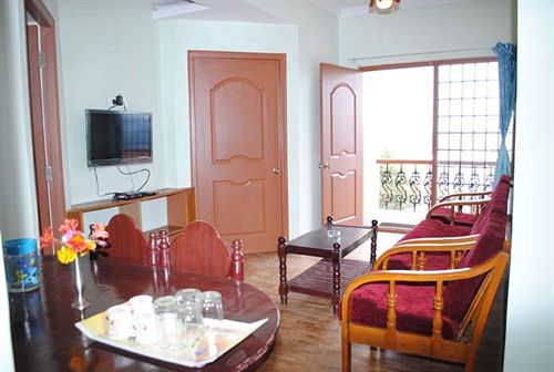 בית מלון כפרי Tulips Resorts   Elkhill