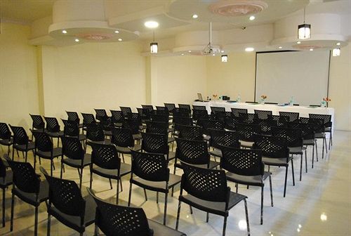 בית מלון כפרי Tulips Resorts   Elkhill