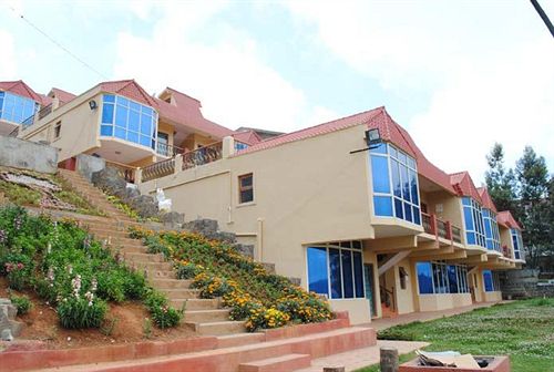 בית מלון כפרי Tulips Resorts   Elkhill