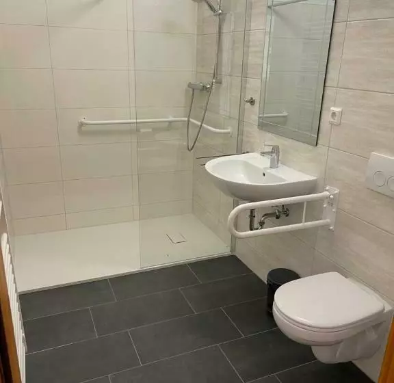 Aamiaismajoitus (B&B) Ferienwohnanlage Königerode