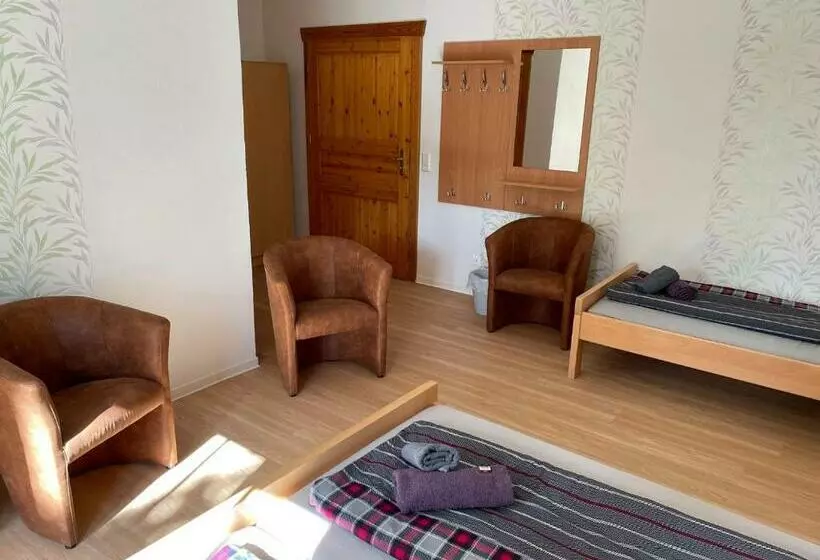 Aamiaismajoitus (B&B) Ferienwohnanlage Königerode