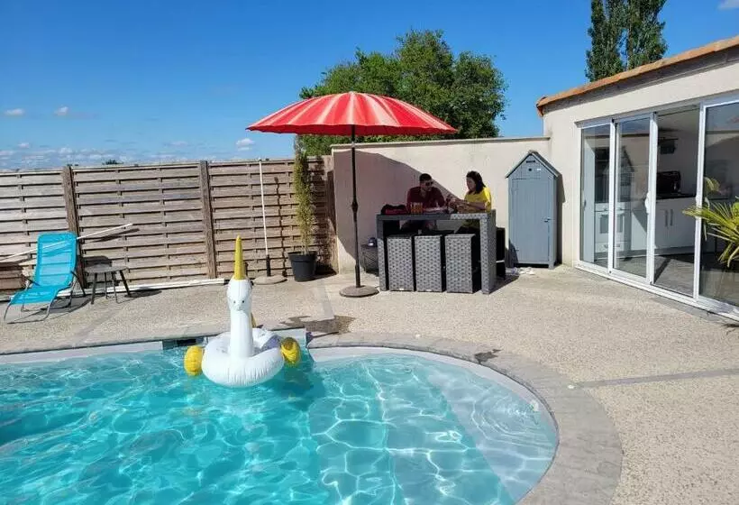 Aamiaismajoitus (B&B) La Pool House