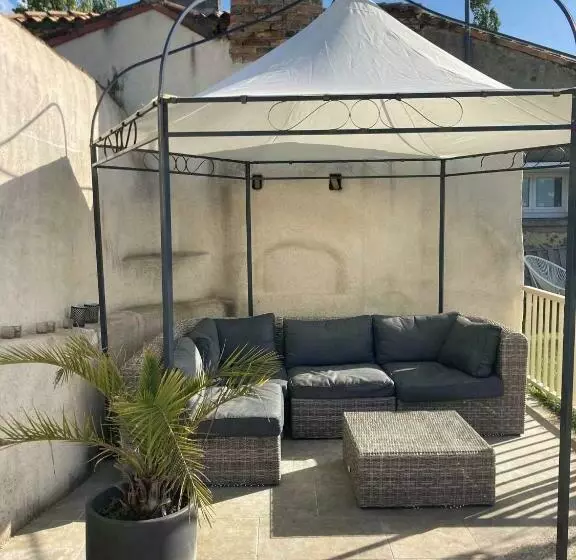 Aamiaismajoitus (B&B) La Pool House