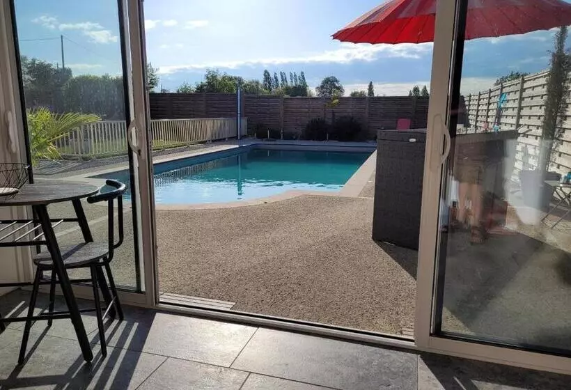 Aamiaismajoitus (B&B) La Pool House
