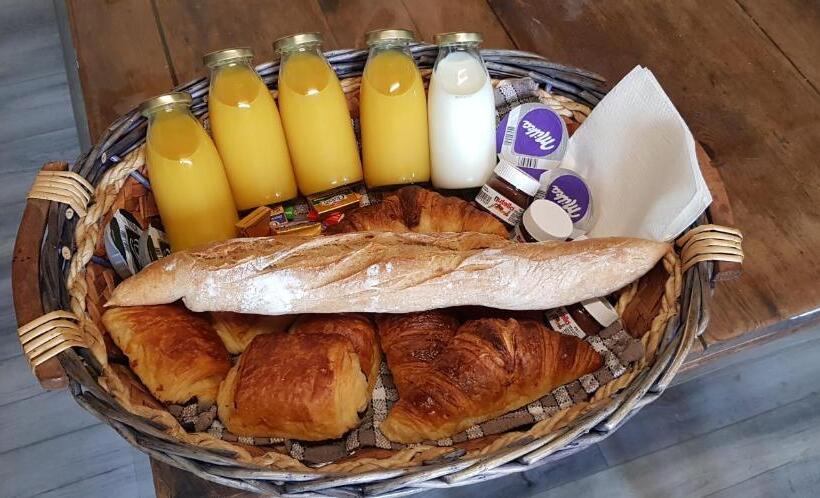 Bed and Breakfast La Pool House