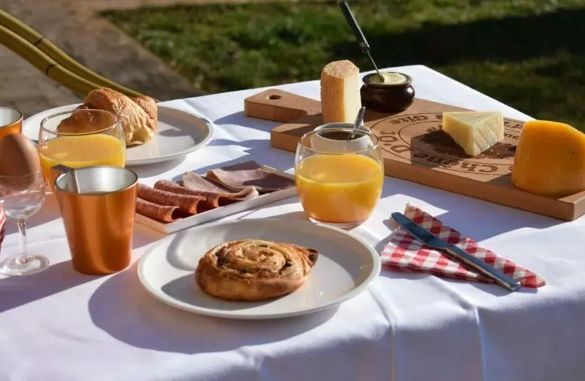 Aamiaismajoitus (B&B) Le Chêne D’or