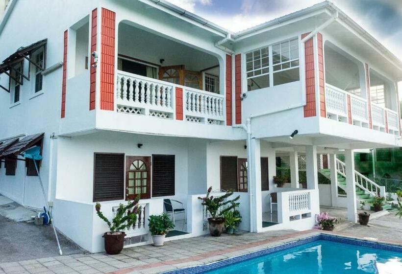 Cleopatra Villas   Sea View