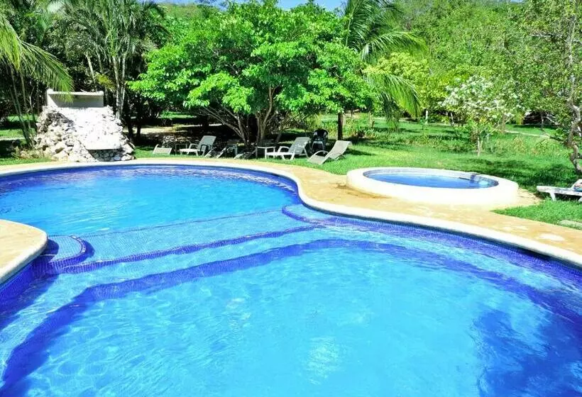 Hotelli Bosque Del Sol