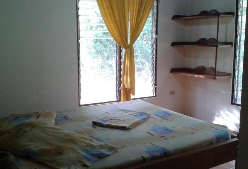 فندق El Castillo Divertido