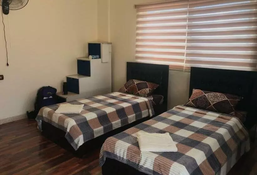 هتل Safi Kitchen Hostel