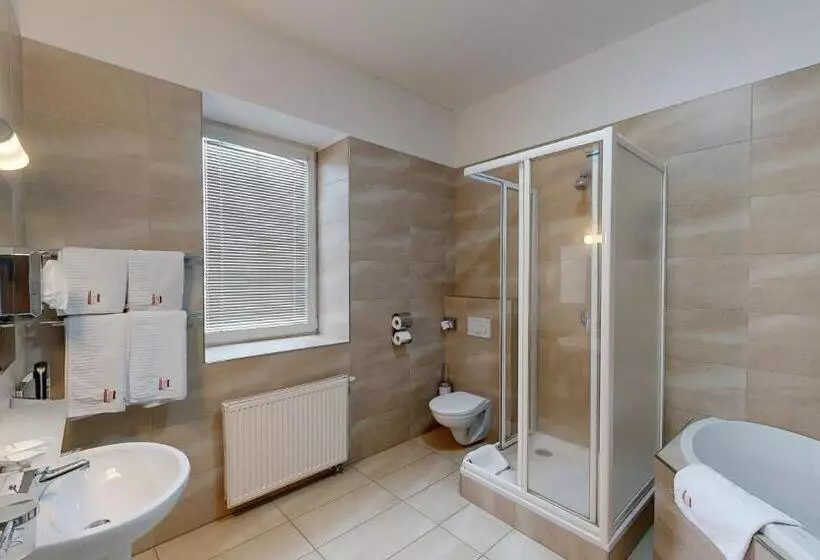 Klaudia S Hotel & Restaurant At Golf Resort, Bač šamorín