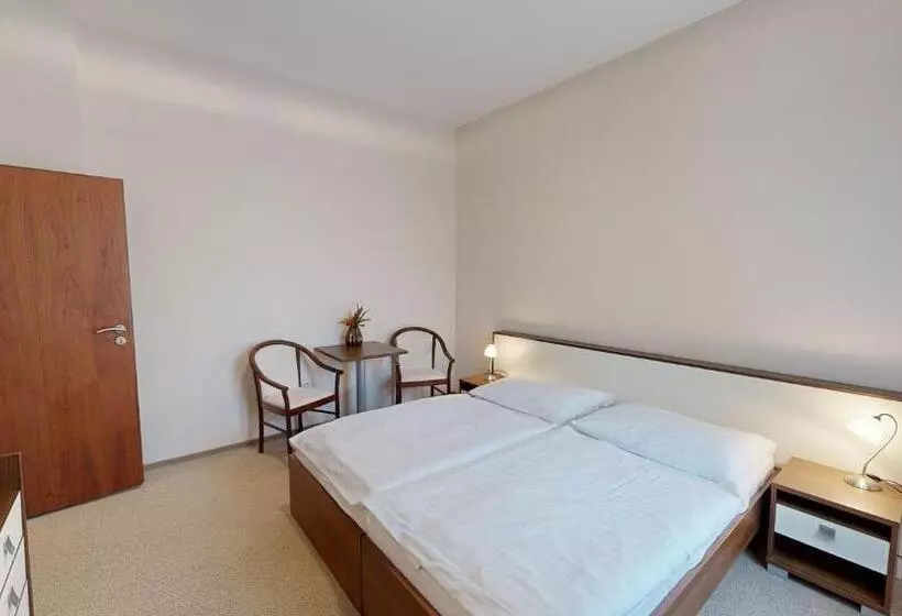 Klaudia S Hotel & Restaurant At Golf Resort, Bač šamorín