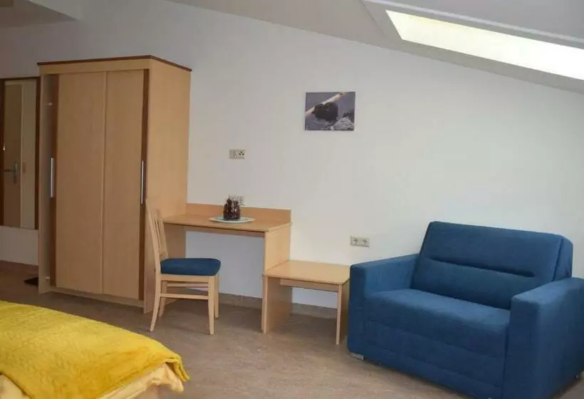 Majatalo Atrium Gästezimmer Und Restaurant   Hohenau An Der March