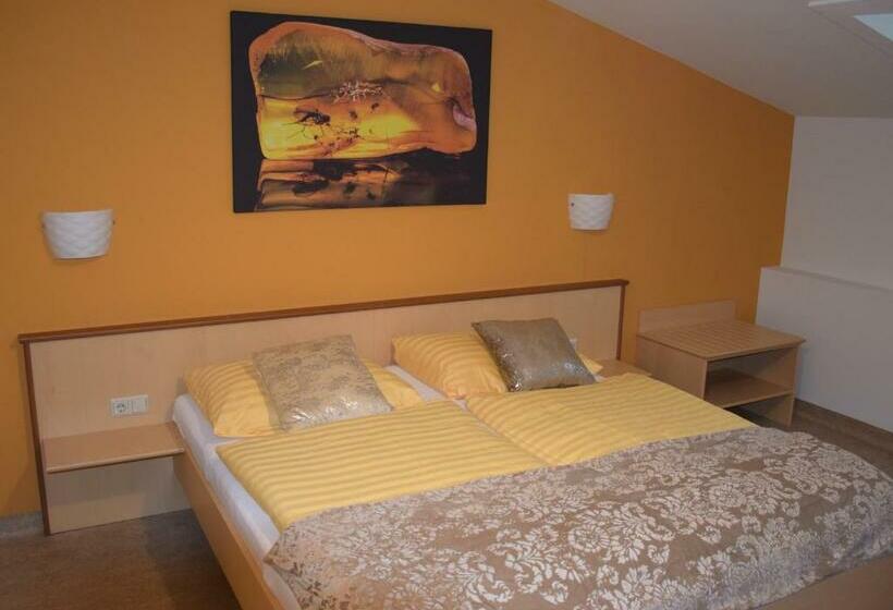 Pension Atrium Gästezimmer Und Restaurant   Hohenau An Der March
