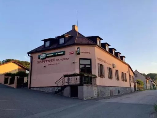 Majatalo Restaurace A Penzion Na Růžku