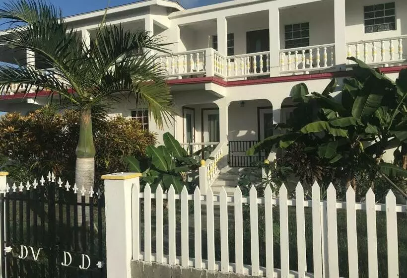 تختخواب و صبحانه Compassionate Touch Spa & Accommodation