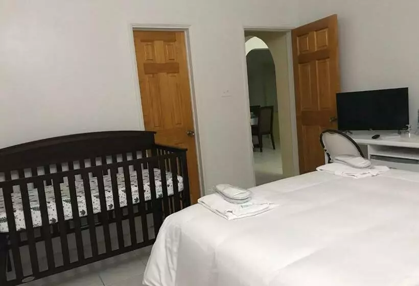 تختخواب و صبحانه Compassionate Touch Spa & Accommodation