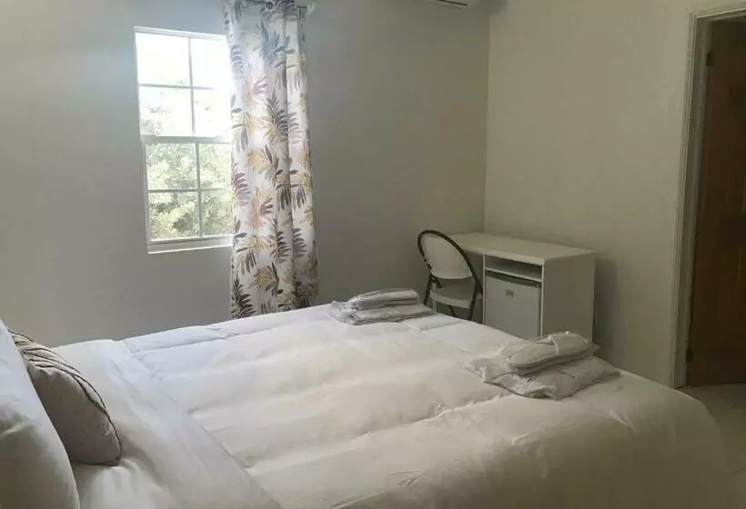 تختخواب و صبحانه Compassionate Touch Spa & Accommodation