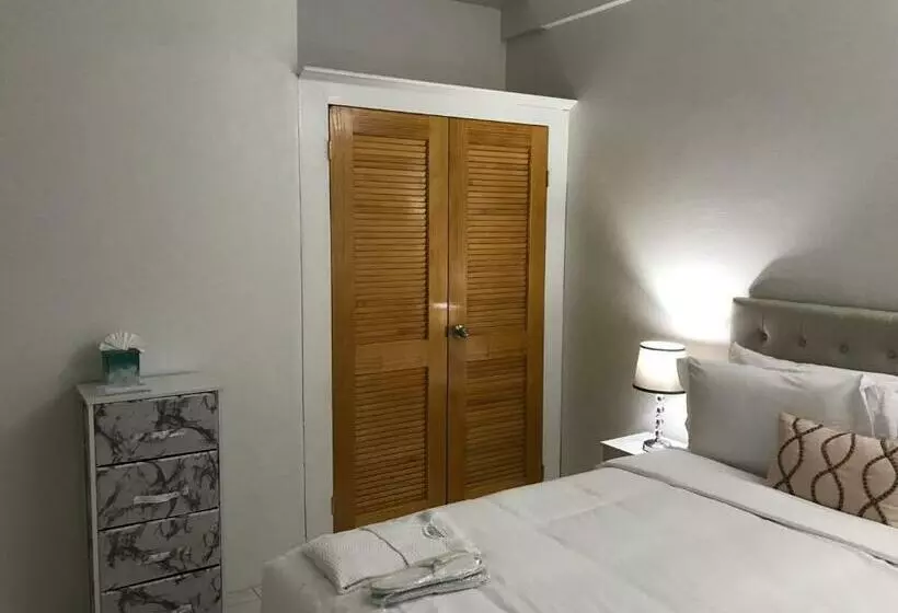 تختخواب و صبحانه Compassionate Touch Spa & Accommodation