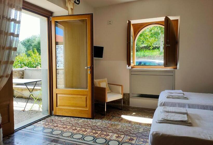 Отель Alimunera