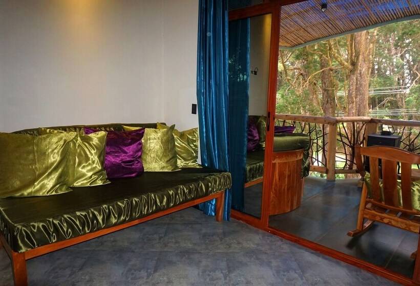 پانسیون Room In Guest Room Room With Jacuzzi, Vacation Spa House With Turkish Bath