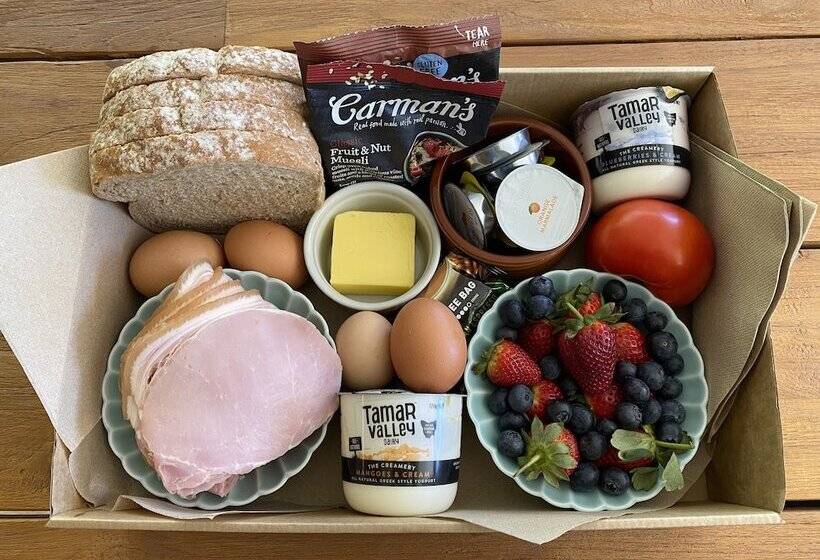 مبيت وإفطار Camelot Boutique Accommodation