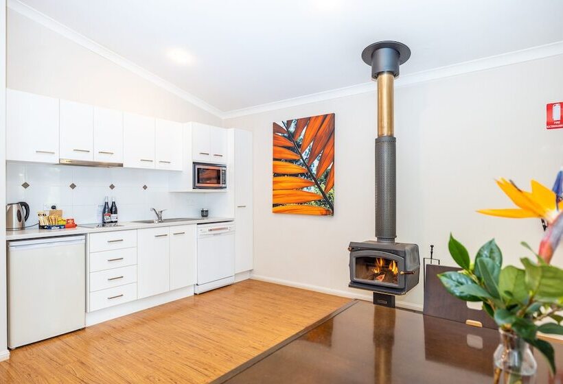 مبيت وإفطار Camelot Boutique Accommodation