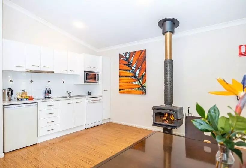 Bed and Breakfast Camelot Boutique Accommodation