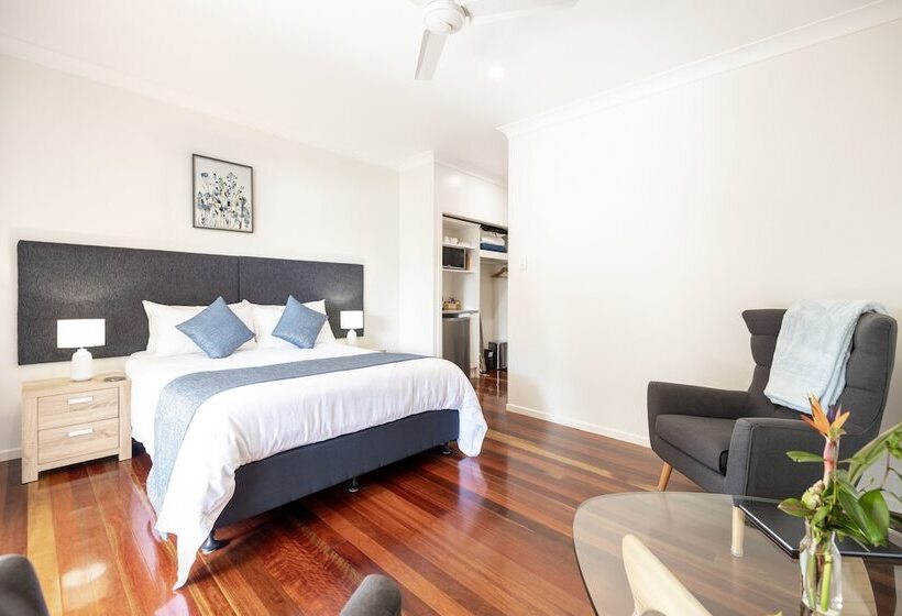 مبيت وإفطار Camelot Boutique Accommodation