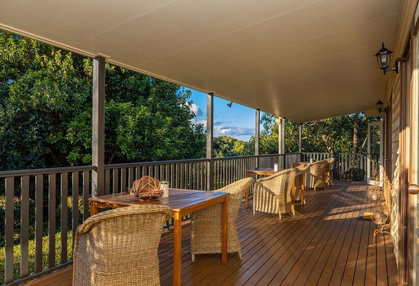 مبيت وإفطار Camelot Boutique Accommodation