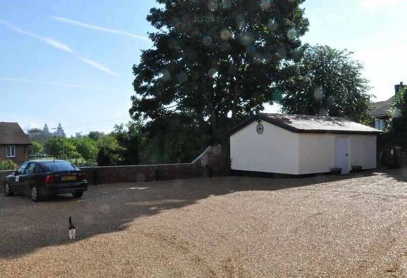 مبيت وإفطار The Liver View