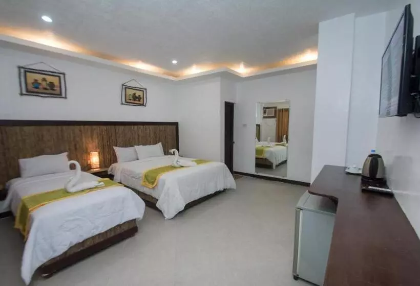 Hotel Bamboo Beach Resort & Restaurant