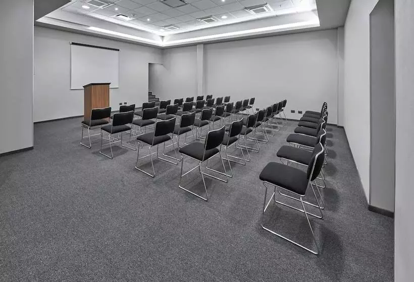 酒店 City Express By Marriott Paraiso