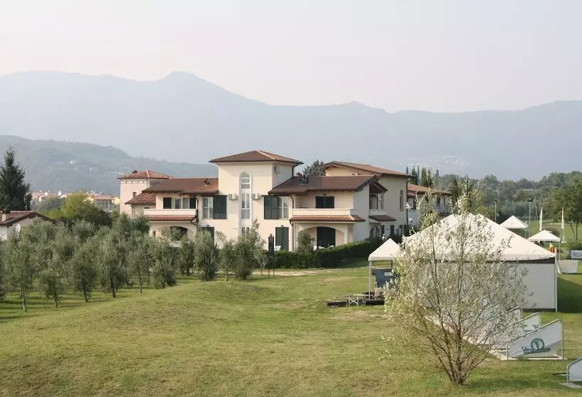 ホテル Il Colombaro