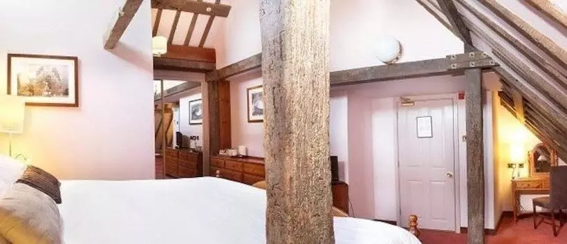 هتل The Riverside Inn