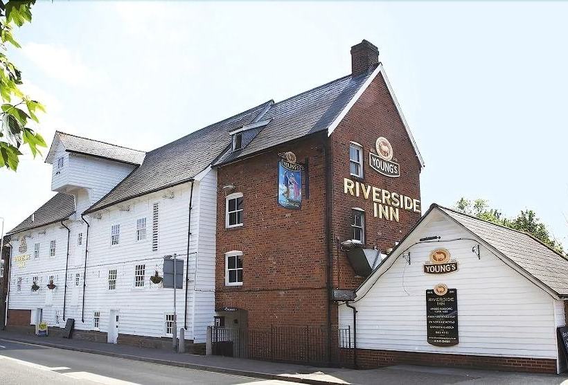 호텔 The Riverside Inn