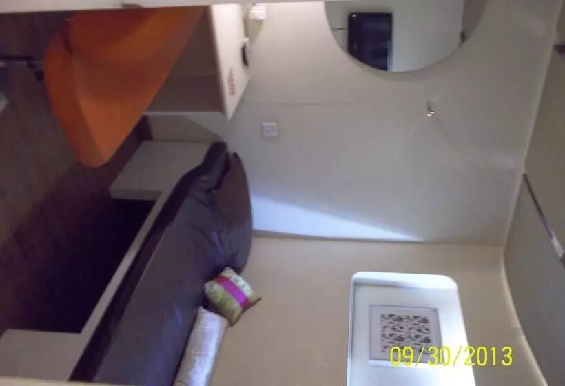 Hotel Sams Snooze At My Space