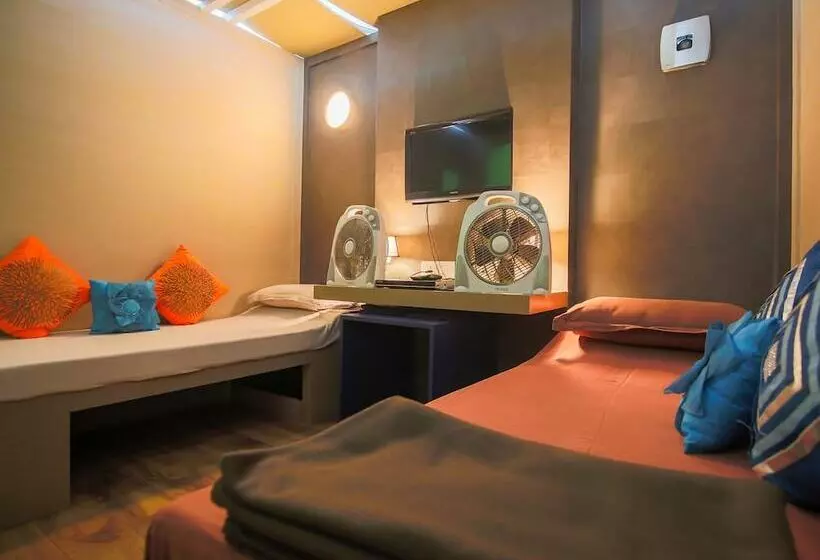 Hotel Sams Snooze At My Space