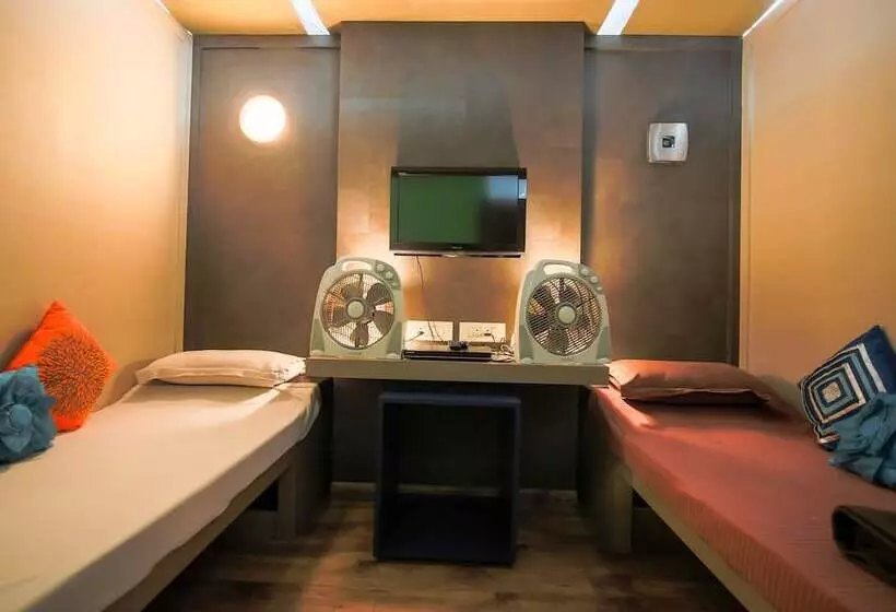 Hotel Sams Snooze At My Space