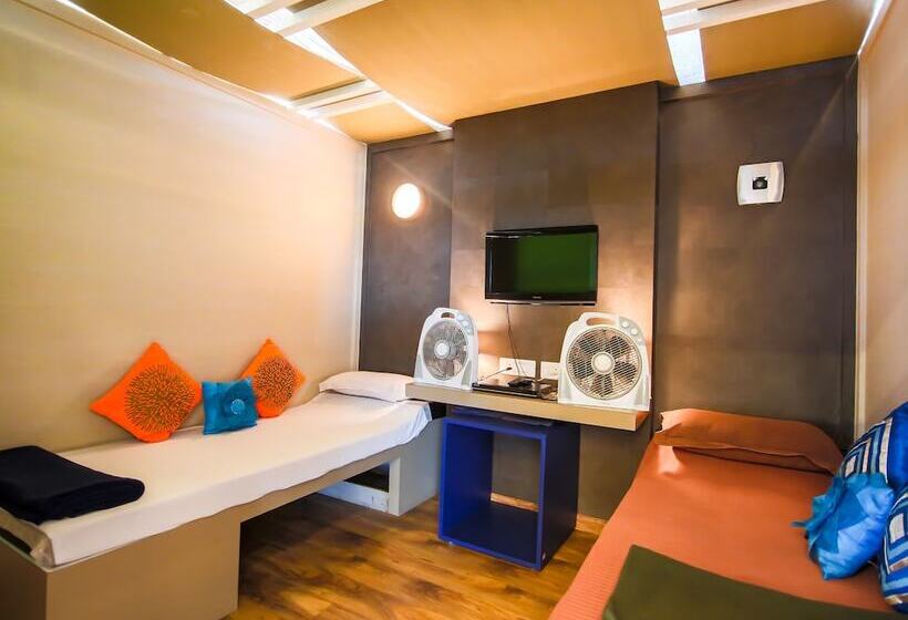 בית מלון כפרי Sams Snooze At My Space