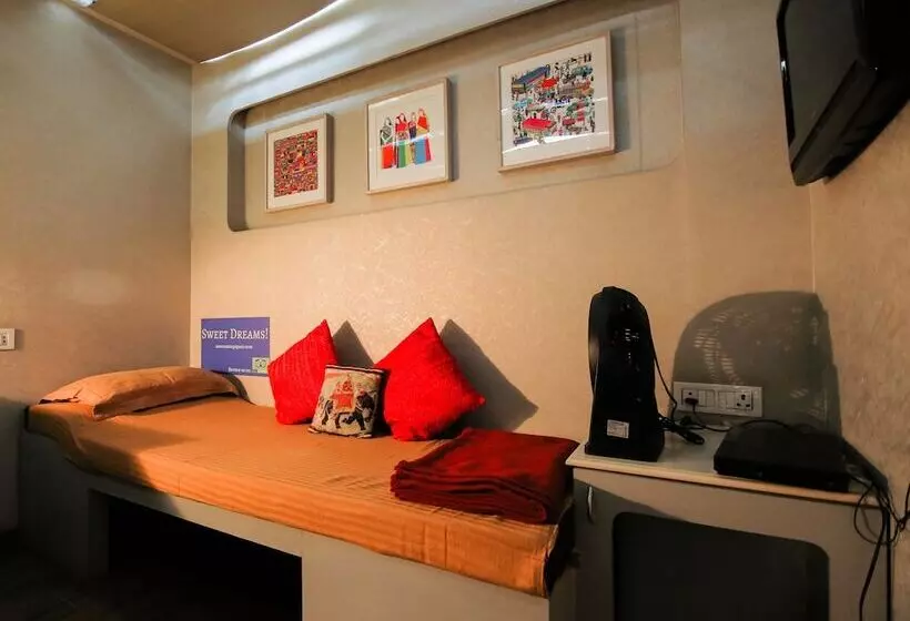 Hotel Sams Snooze At My Space