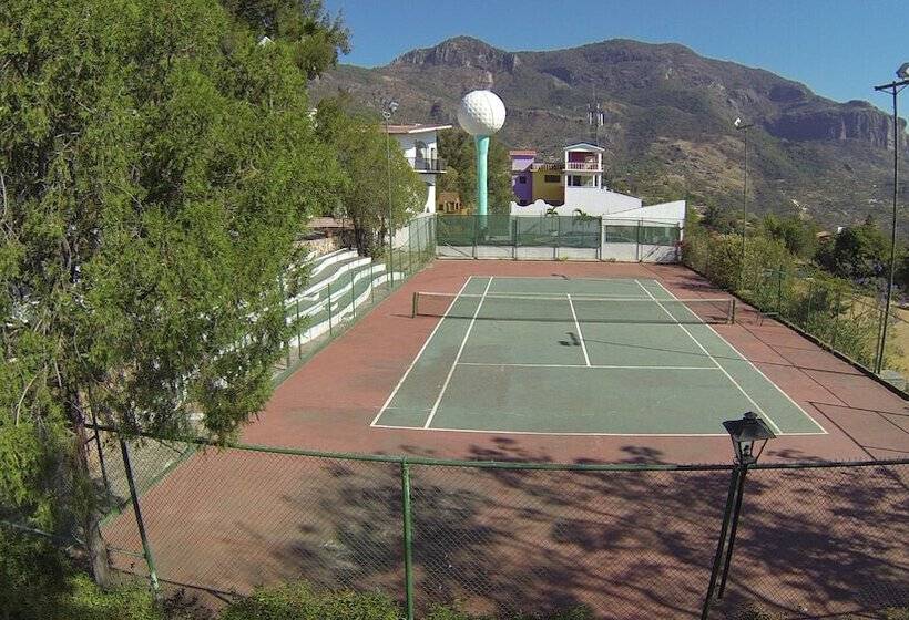 هتل Villas De La Montana